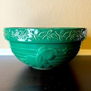 Vintage Retired Disney Winnie the Pooh Green Stoneware Mixing Bowl Eeyore